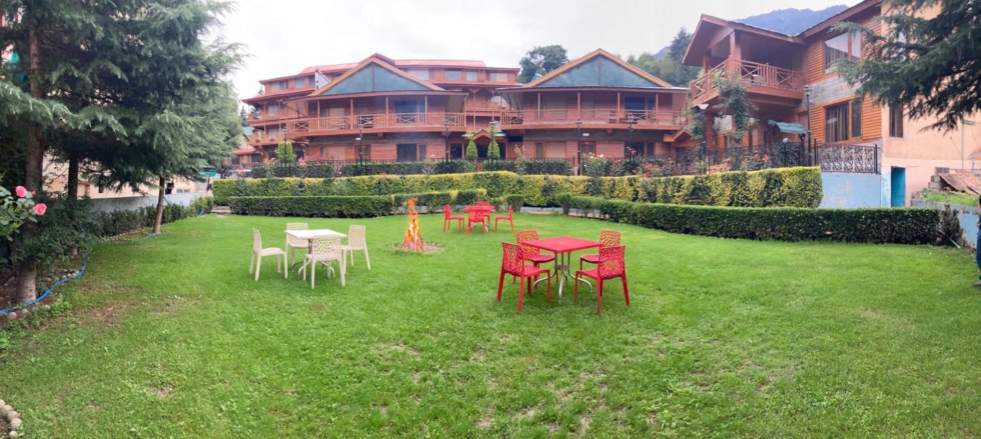 Hotel Midtown Manali Exterior foto